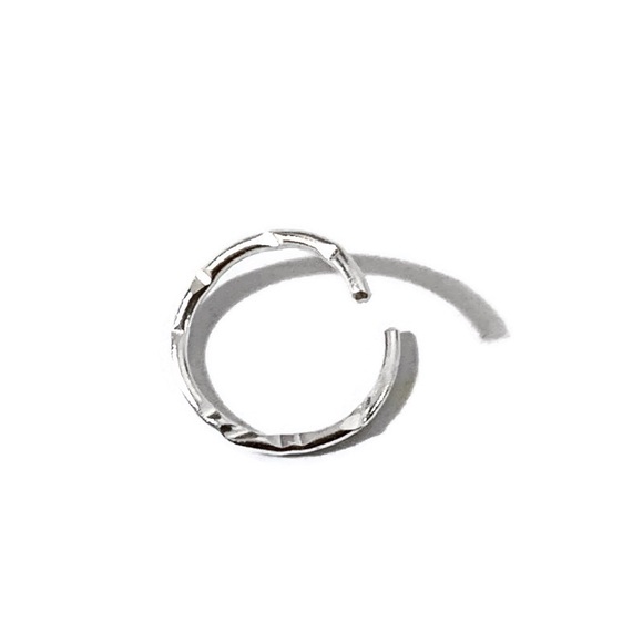 18G Grooved Seamless Septum Ring Hoop - Picture 4 of 8